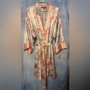 Morgan Taylor Bridal Party Robe with Pink Floral Design
